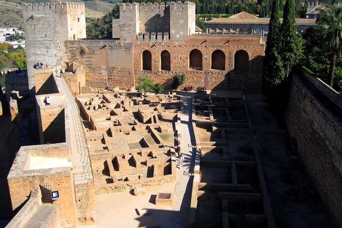 Guided tour of the Alhambra: Generalife and its gardens - What this Alhambra tour actually covers