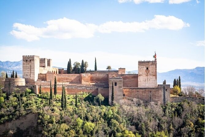 Guided tour to Alhambra with Generalife, Alcazaba and Carlos V - Key points to know before booking