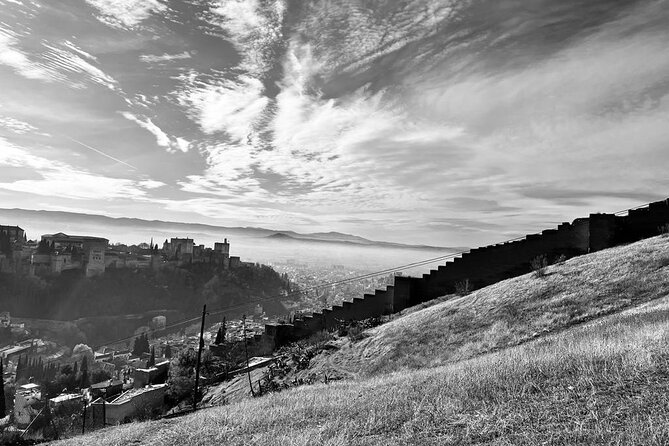 Gypsy life: Sacromonte and the caves private tour - The views from the uphill paths