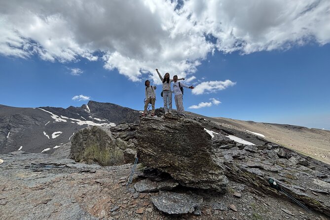 Hiking experience in the High Sierra Nevada National Park - The guide makes the difference