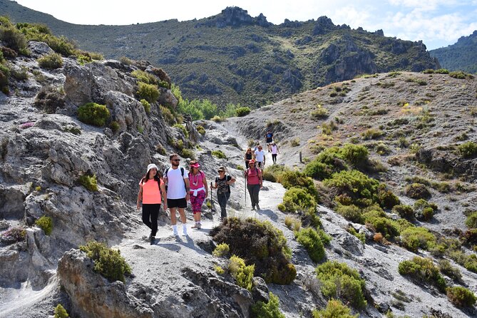 Hiking in the Canyon of the Monachil Cubs in Granada - How strenuous is the three-hour walk?