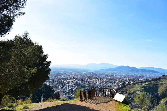 Hiking in the natural park on the outskirts of the Alhambra - Key points at a glance