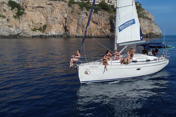 La Herradura: Sailboat with a view of dolphins-Shared - Key points at a glance