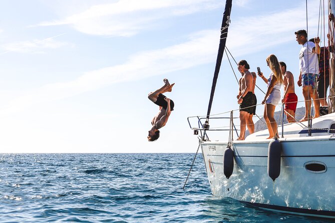 La Herradura: Sailboat with a view of dolphins-Shared - Who will enjoy this shared sailing trip?