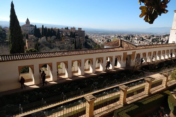 Legends of the Alhambra Tour with Tickets Included - Why this three-hour Alhambra route works