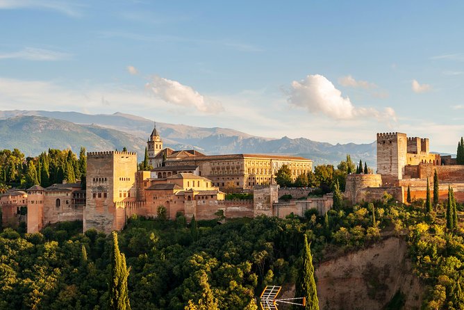 Private 3-hour Alhambra tour with tickets - Why booking 116 days ahead matters