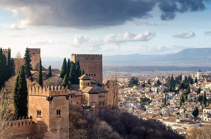 Private 3-hour Alhambra tour with tickets - Is $301.12 per person a fair price?