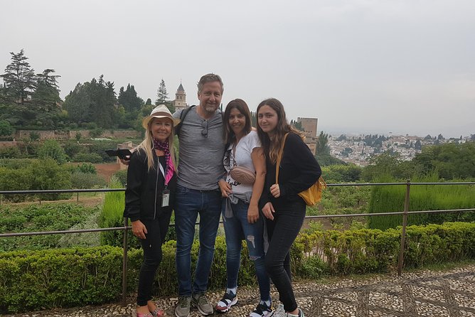 Private Alhambra Highlights Tour Including the Nasrid Palaces - Why a private Alhambra visit can be worth the cost