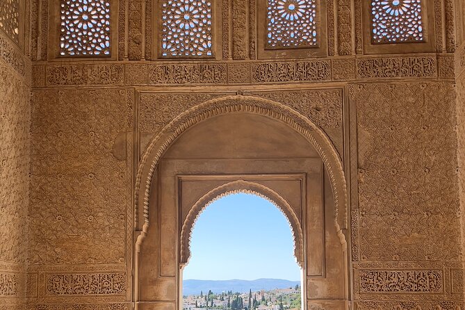 Private excursion to the Alhambra and Generalife - The guides are a major part of the experience