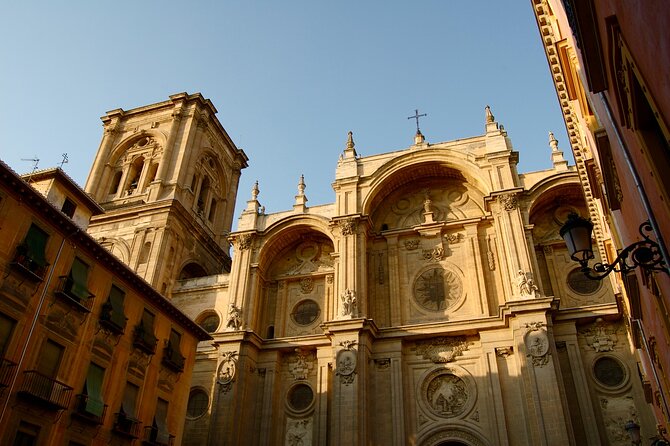 Private Guided Tour to Alhambra with Tickets to City Monuments - Who should book this Alhambra tour?