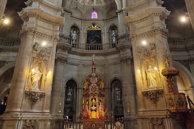 Private Tour: Historic Center of Granada - What the private format is worth at $61.54