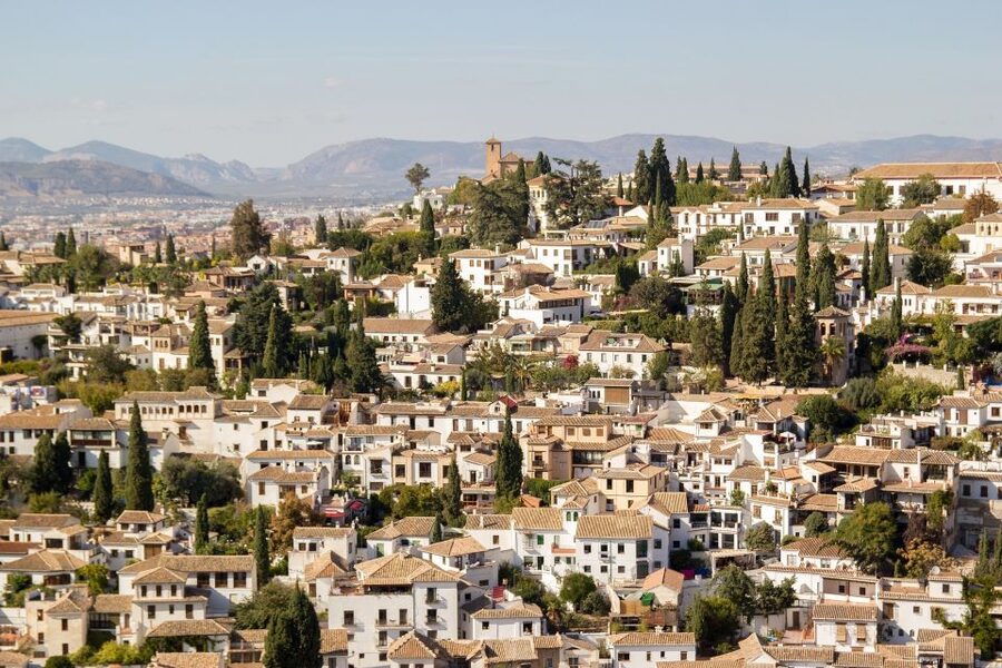 Private tour in all complete complex of Alhambra with ticket - The Generalife Gardens and Royal Retreat