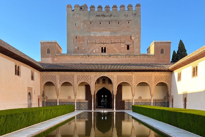 Private Tour in the Alhambra : buy your tickets and book your tour - Palace of Charles V: A 30-Minute Christian Addition