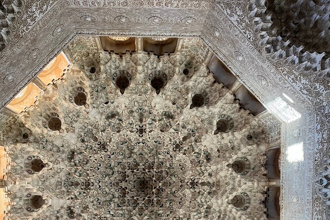 Private Tour in the Alhambra : buy your tickets and book your tour - Alcazaba: The Alhambra’s Military Side