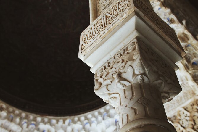 Private Tour of the Alhambra to travel back in time. NO TICKETS - Timing, tickets, and practical planning