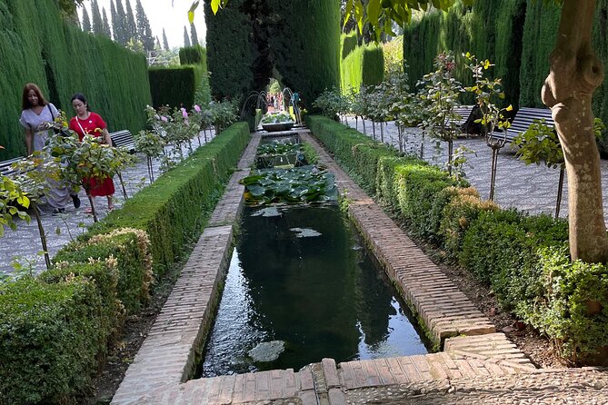Private Tour to The Alhambra and Generalife from Motril port - Generalife Gardens and the Sultans’ Summer Palace
