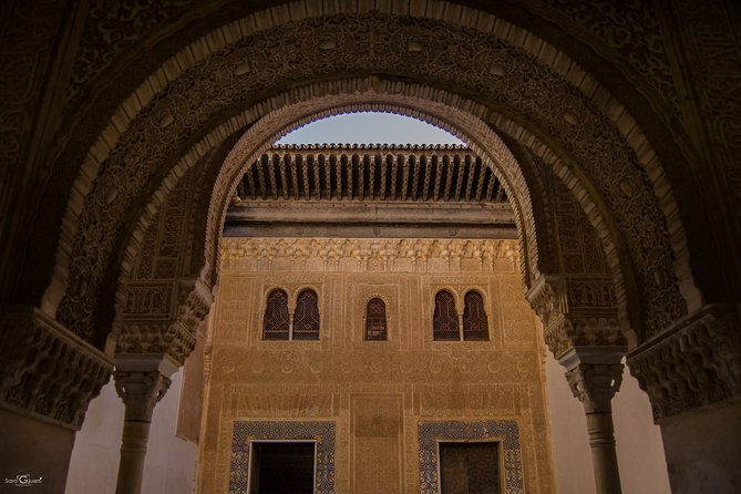 Private Tour to The Alhambra with Nasrid Palaces in Granada - The Nasrid Palaces are the essential appointment