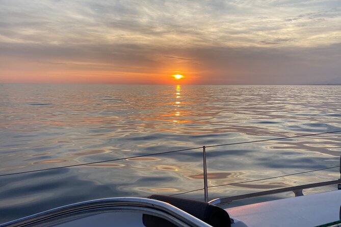 Sailing at sunset along the cliffs of Maro-Compartida - What the two-hour route is designed to show you