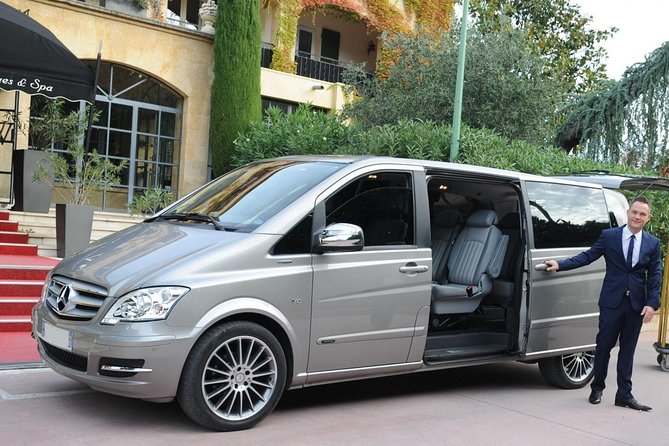 Seville Tour with Alcazar, Cathedral and Giralda from Granada - Free time means tapas, not an included meal