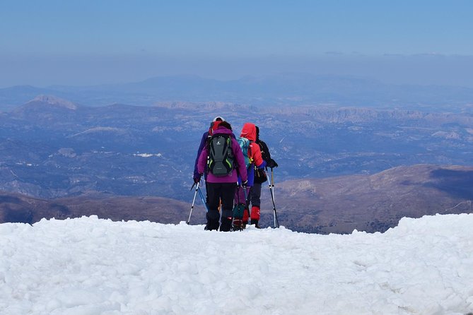 Snowshoe hiking in Sierra Nevada (Granada) - The Virgen de las Nieves shrine gives the route a clear beginning