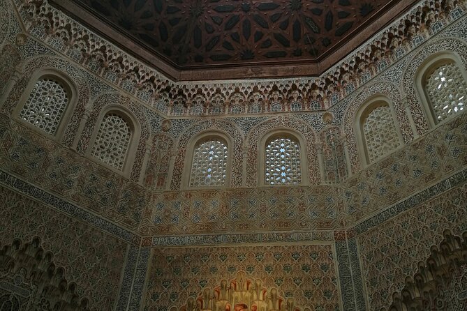 Stroll through Granada: historic center and Albayzín - The Royal Chapel and the Madrasa