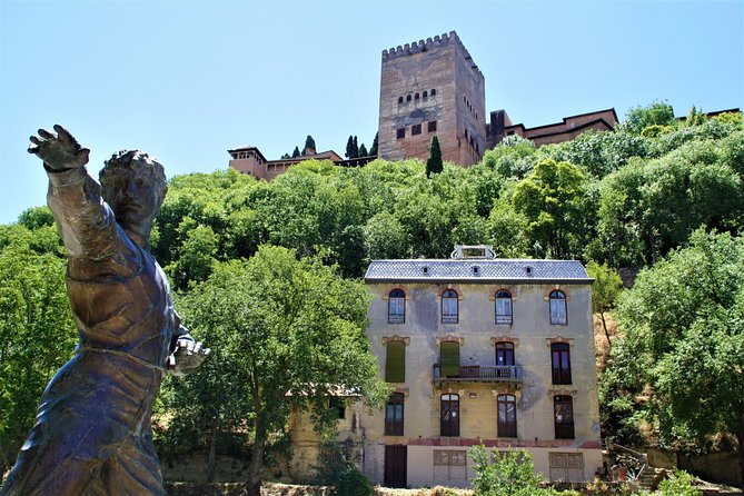 Sunset Walking Tour in Albaicín & Sacromonte - Sacromonte, cave homes, and the Zirid wall