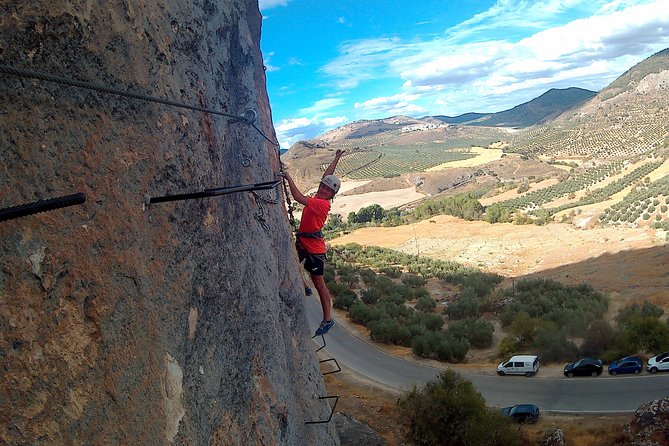 Vía Ferrata in Granada - Moclín - Crossing the Tibetan bridge and monkey pass